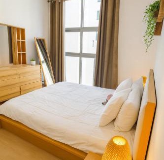 Madinat Zayed Apartment | Cozy 1BR with Sofa Bed Walk to JBR & Marina
