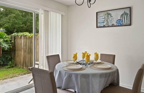 St. Marys House | 💎Cozy 2 bdrm 🐠 5 Mins from waterfront ⚡️Fast Wifi🌟