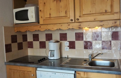 Orcieres-Merlette Apartment | Cozy 2-Bedroom Apartment for 6 in Orcières with Balcony, Parking, and Free Wi-Fi