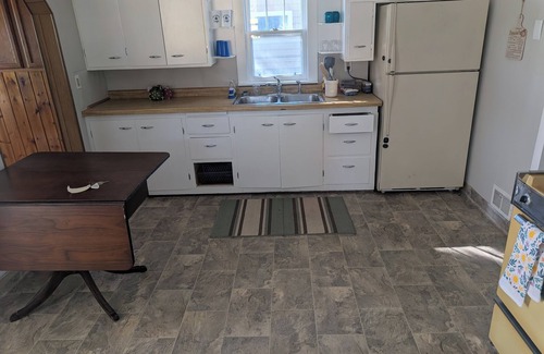 Alexandria House | Cozy 2-BEDROOM 1 BATH HOUSE ONE BLOCK FROM HOSPITAL.