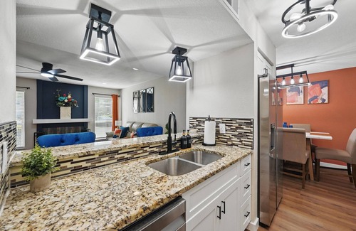 Fort Worth Condo | Cozy 2-bedroom, 2-bath condo in welcoming Fort Worth w/AC, WiFi - 30+ Day Stay