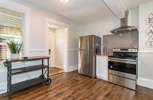 Willoughby Apartment | Cozy 2-Bedroom, 2 Bathroom Getaway