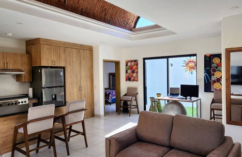 Ajijic House | cozy 2 bedroom 2 bathroom lake house in artsy Ajijic with fiber internet