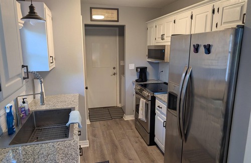 Eureka Springs House | Cozy 2-bedroom, 2-bathroom house near the main entrance.