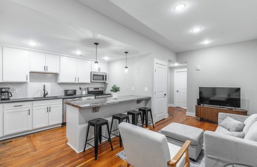 Chattanooga Apartment | Cozy 2-bedroom apartment in awesome Chattanooga with AC, WiFi