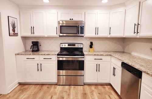 West Plains Apartment | Cozy 2-Bedroom Apartment Suite