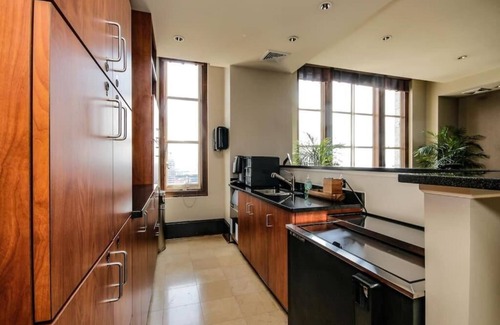 Downtown Baltimore Apartment | Cozy 2-bedroom apartment in charming Baltimore with AC, WiFi, fitness room
