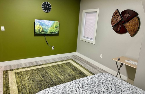 Newark Apartment | Cozy 2-bedroom apartment with WiFi, AC in Irvington