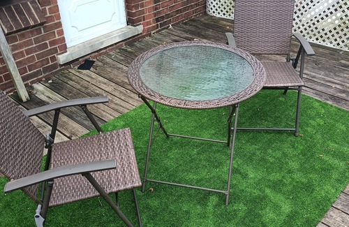 Grosse Pointe Apartment | Cozy 2-bedroom apartment minutes from Downtown Detroit