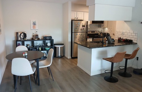 St. Petersburg - Clearwater Condo | Cozy 2-bedroom condo with AC, fitness room & Pool in welcoming St. Petersburg