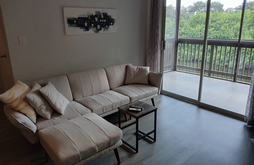 St. Petersburg - Clearwater Condo | Cozy 2-bedroom condo with AC, fitness room & Pool in welcoming St. Petersburg