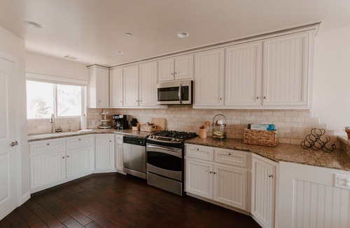 Pismo Heights Condo | Cozy 2-bedroom condo in welcoming Pismo Beach with WiFi