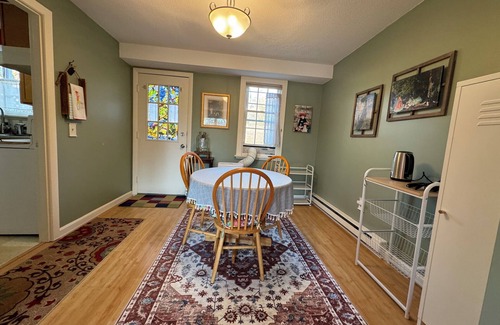 South Amherst Condo | Cozy 2-bedroom condo near town of Amherst, UMASS, Amherst and Hampshire College