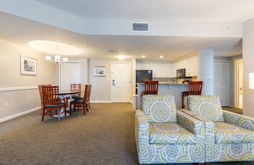 Daytona Beach Resort | Cozy 2-Bedroom Deluxe Suite in Beautiful Daytona Beach!