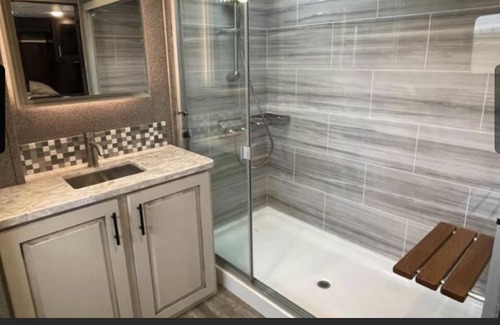 Ruidoso Downs House | Cozy 2-Bedroom Fifth Wheel Retreat with Outdoor Patio