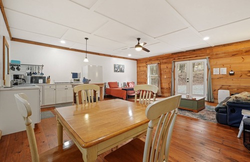 Ellijay Cabin | Cozy 2-bedroom HILLTOP COTTAGE in peaceful Ellijay with AC, WiFi