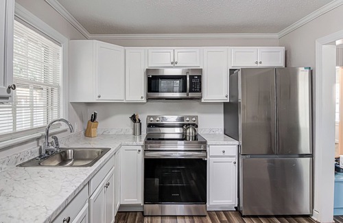 Winston - Salem House | Cozy 2-bedroom house in Winston-Salem with AC, WiFi, washer/drier, full kitchen.