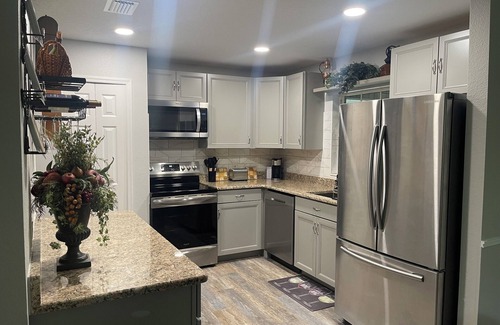 Orange City House | Cozy 2-bedroom house in Rural setting