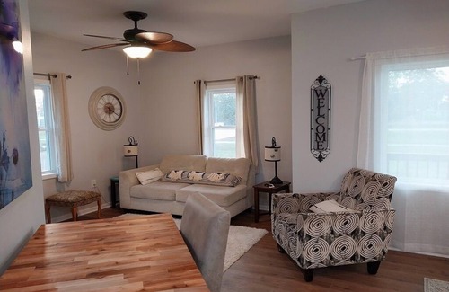 Manson House | Cozy 2-bedroom house at Twin Lakes.