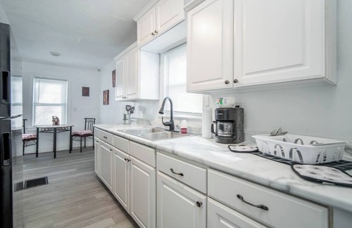 Dayton House | Cozy 2-bedroom house in welcoming Dayton with WiFi