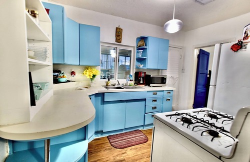 El Paso House | Cozy 2-bedroom house in welcoming El Paso with WiFi, AC entire home