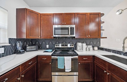 South Central Houston House | Cozy 2-bedroom house with AC in the heart of Houston