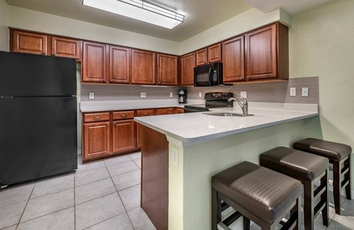 West Kissimmee Resort | Cozy 2-bedroom resort with WiFi, fitness room in enjoyable Kissimmee