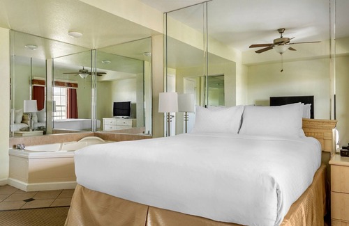 West Kissimmee Resort | Cozy 2-bedroom resort with WiFi, fitness room in enjoyable Kissimmee
