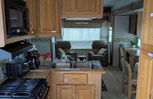 Frontier Homesites House | Cozy 2-bedroom RV in charming Flagstaff with AC, WiFi