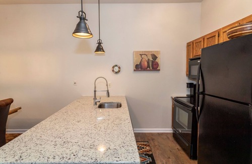 Jefferson Township House | Cozy 2-bedroom townhome in Hidden Valley, walking distance to ski lift /pools.