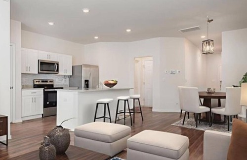 Southmont House | Cozy 2 bedroom Townhome in charming Trinity with privacy and close to Interstate
