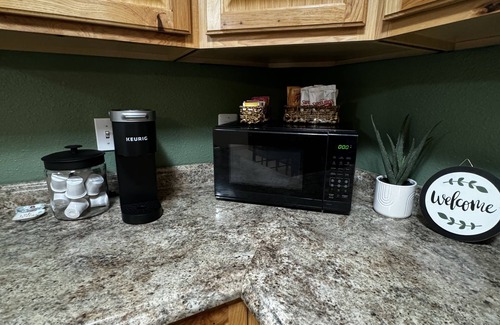 Fairbanks Apartment | Cozy 2-bedroom with WiFi, Aurora viewing, central location in Fairbanks