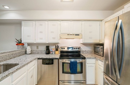 Stafford Condo | Cozy 2-bedrooms condo in the heart of Stafford