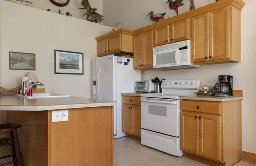 Driggs Condo | Cozy 2 level townhome with scenic views - SR # 47