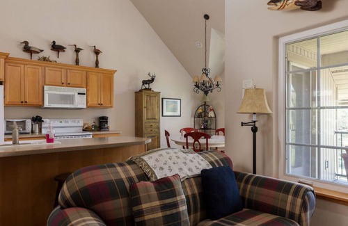 Driggs Condo | Cozy 2 level townhome with scenic views - SR # 47