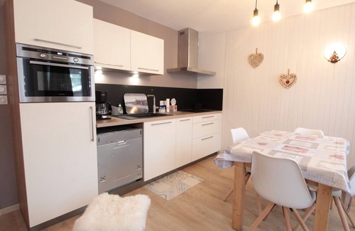 Les Carroz-d'Araches Apartment | Cozy 2-Room + Closed Mountain Area, Sleeps 5, Village Center, Near Slopes