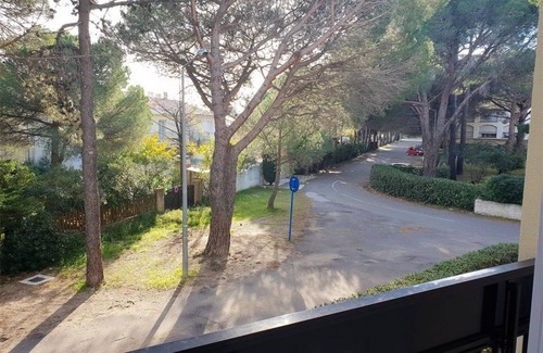 Argeles Plage Apartment | Cozy 2-Room Apartment, Balcony & 50m to Beach, Argelès-sur-Mer, Sleeps 4