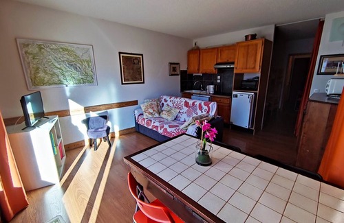 Isola Apartment | Cozy 2-Room Apartment, Ski-in/Ski-out, Sleeps 6, Terrace, Garage, Near Lifts
