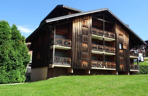 Les Gets Apartment | Cozy 2-Room + Cabin, 5 Guests, Central Location, Garage, Near Shops & Slopes in Les Gets