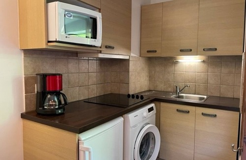 Brides-les-Bains Apartment | Cozy 2-Star Studio with Balcony, Parking & WiFi in Brides-les-Bains