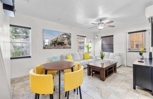 St. Petersburg - Clearwater House | Cozy 2BR - Beach & Trail - Bikes, Fire Pit