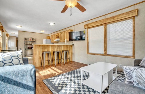 Wells Apartment | Cozy 2BR Cottage Near Wells Beaches