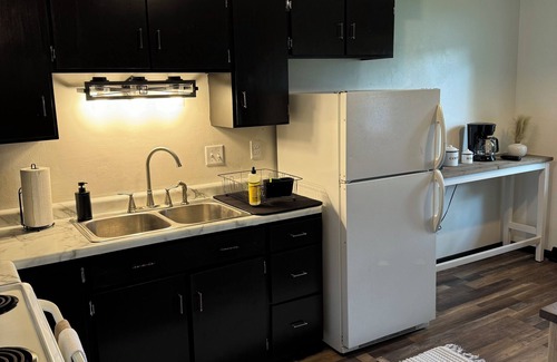 Oshkosh House | Cozy 2BR Firepit Minutes to Downtown & UW Campus Near Lake Winnebago