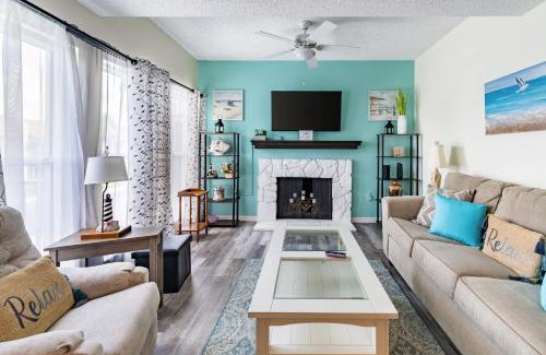 Madeira Beach House | Cozy 2BR Madeira Home near Beach with Pool & Gym