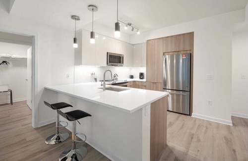 NoMa Hotel | Cozy 2BR nr Metro | Keyless Entry, 24hr Concierge & Gym