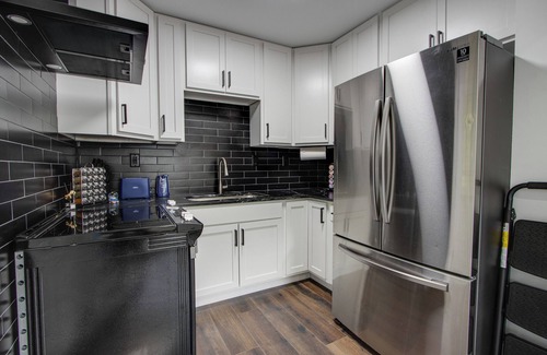 Memphis House | Cozy 2BR Retreat -Quick Drive to Downtown Memphis