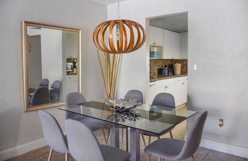Key Biscayne Apartment | Cozy 2BR Retreat with Pool, Walk to the Beach! -