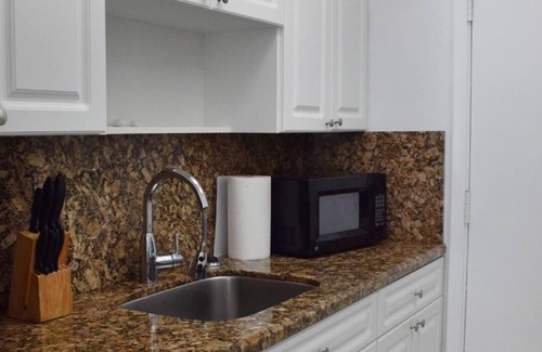 Key Biscayne Apartment | Cozy 2BR Retreat with Pool, Walk to the Beach! -