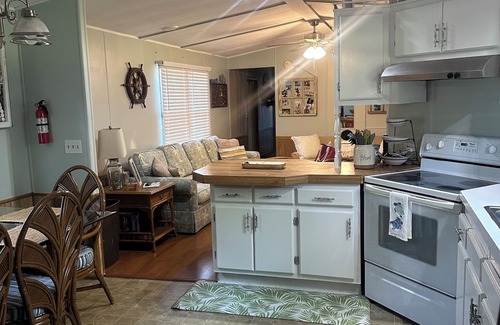 Cedar Point House | Cozy 3 Bdr mobile home 5 miles to Emerald Isle Beach or Downtown Swansboro