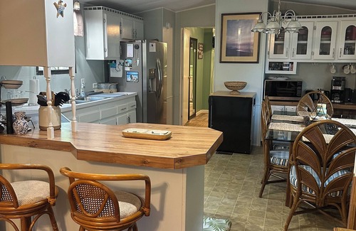 Cedar Point House | Cozy 3 Bdr mobile home 5 miles to Emerald Isle Beach or Downtown Swansboro